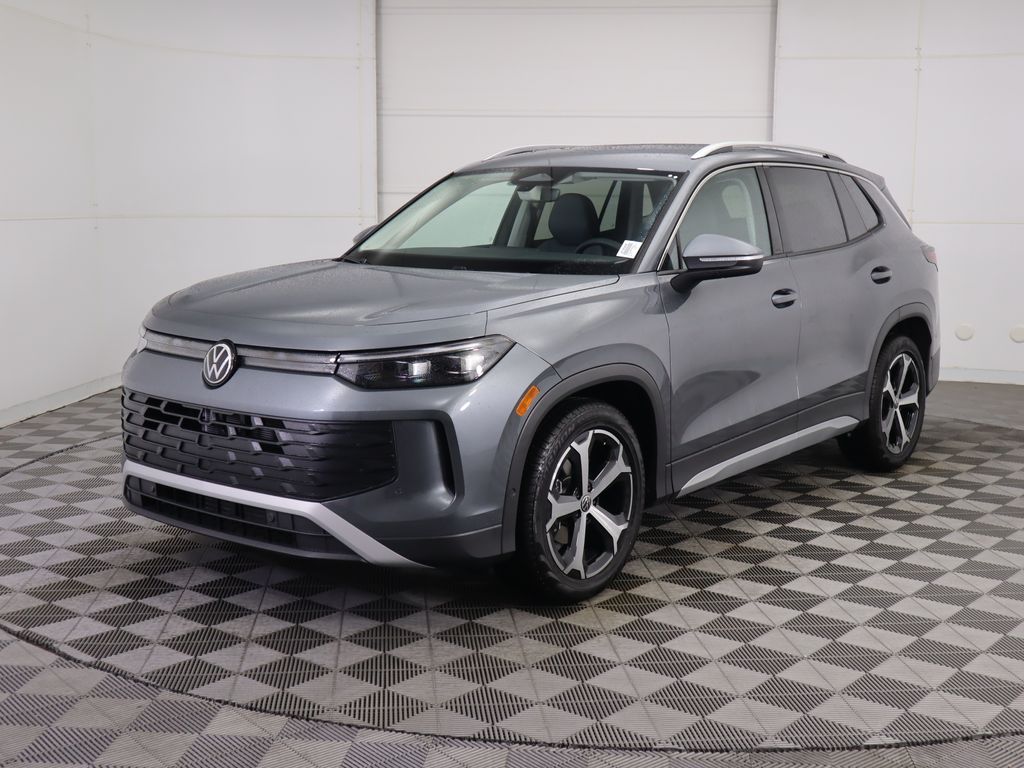 2026 Volkswagen Tiguan SE's photo