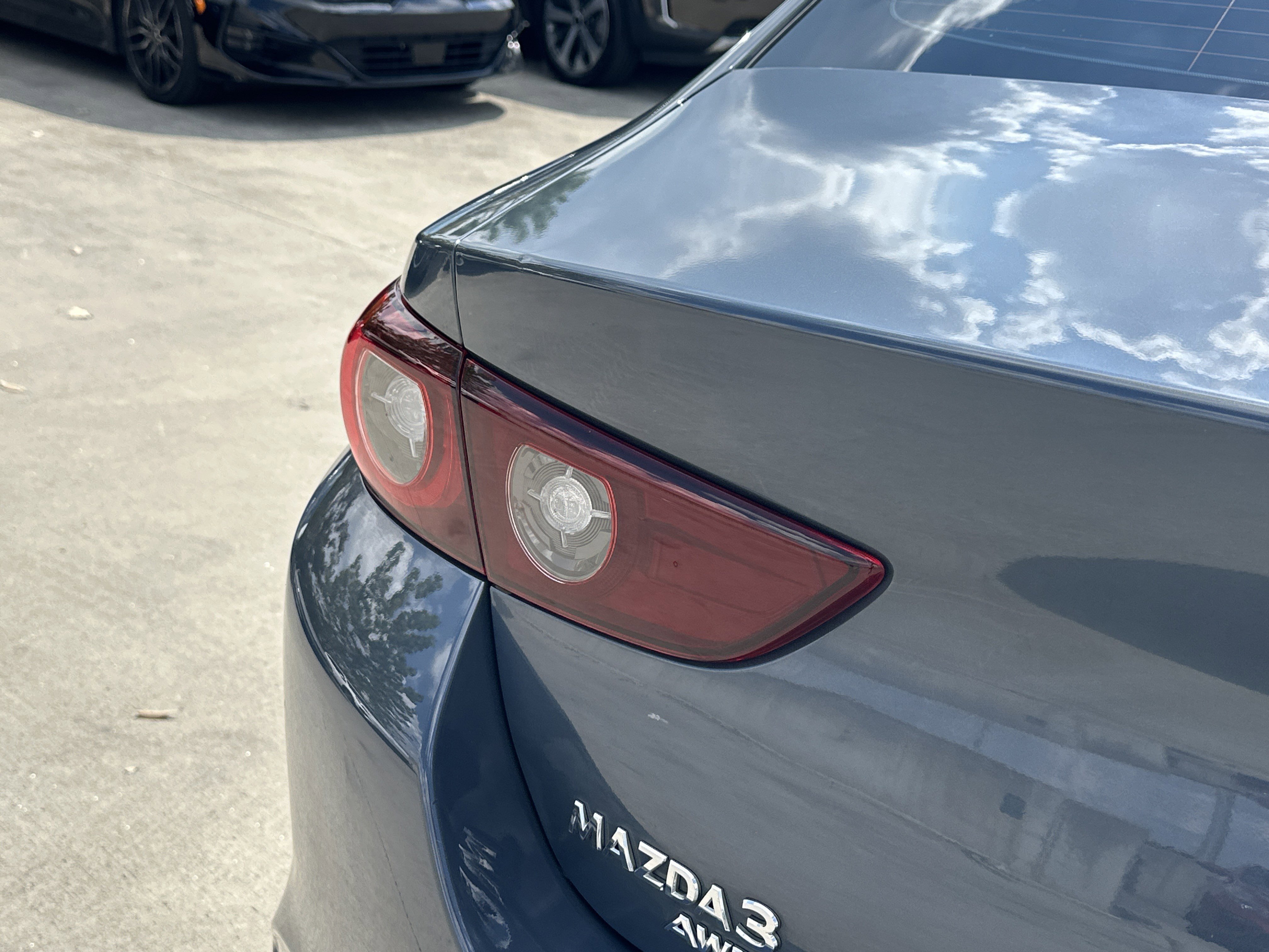 2024 Mazda Mazda3 2.5 s Carbon photo 2