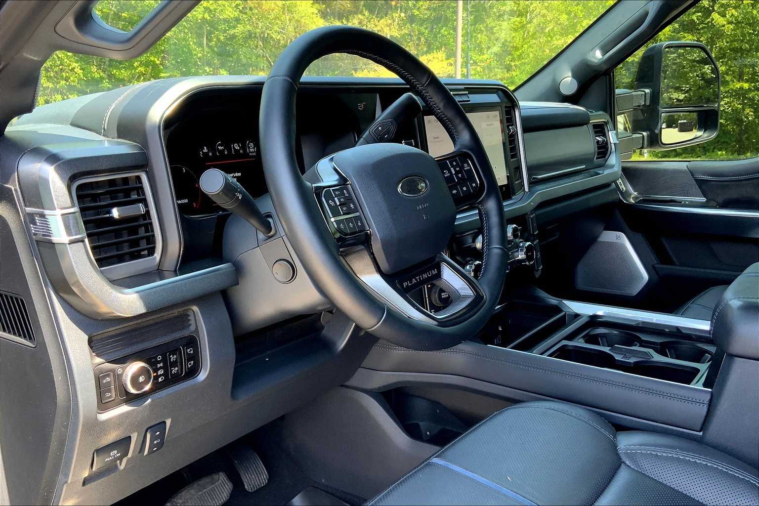 2025 Ford F-350 Platinum photo 16