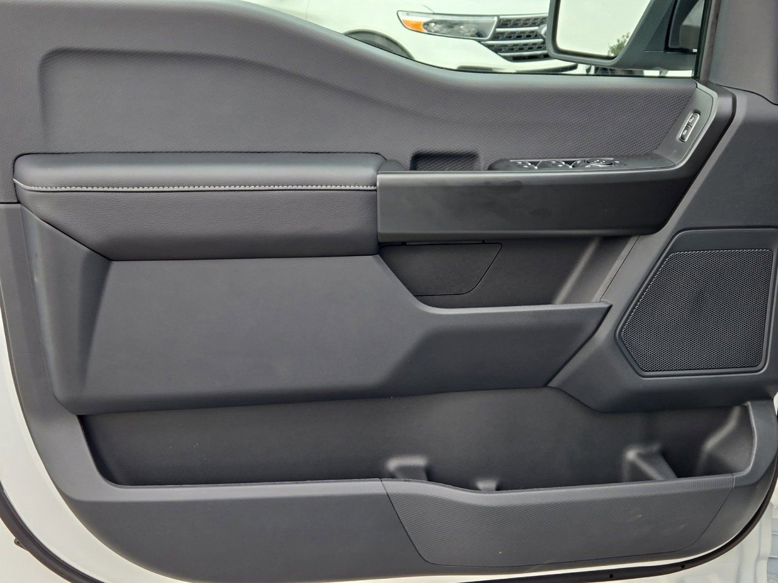 2025 Ford F-150 STX photo 13