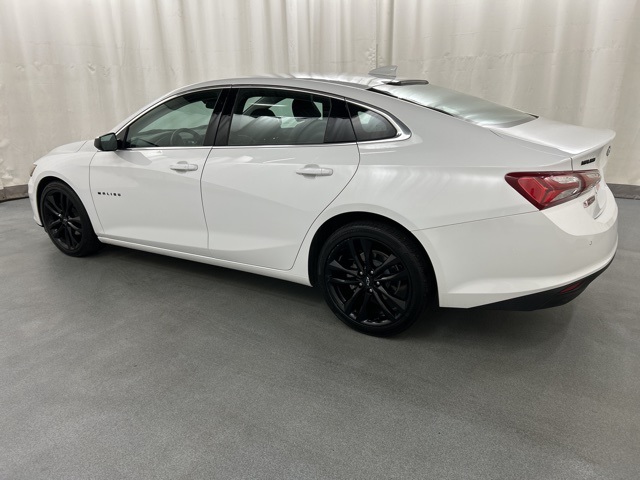 2024 Chevrolet Malibu 1LT photo 2