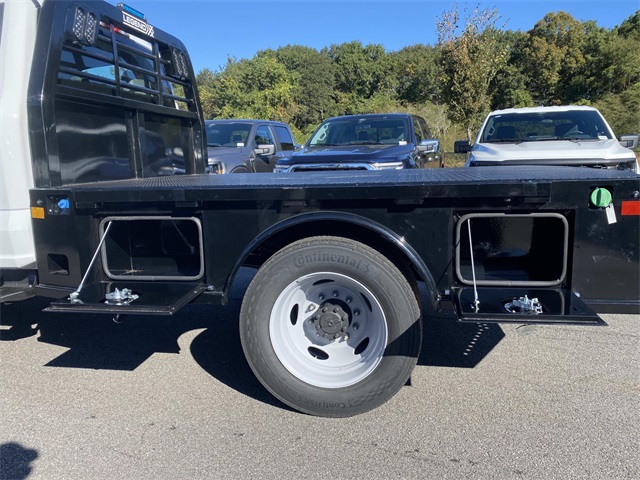 2026 Ford F-550 photo 4