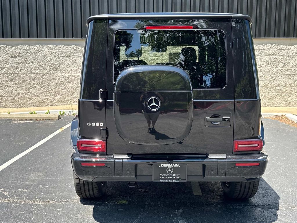 2025 Mercedes Benz G photo 4
