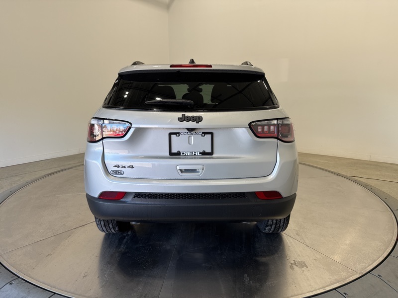 2026 Jeep Compass Latitude Altitude photo 4