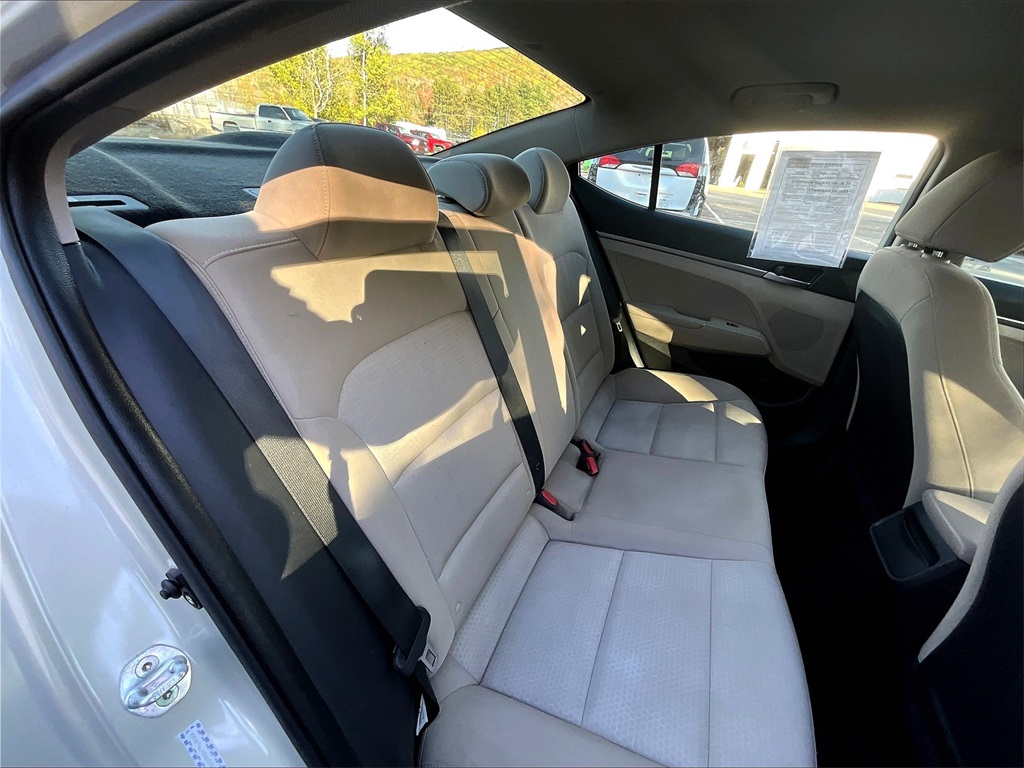 2017 Hyundai Elantra SE photo 16