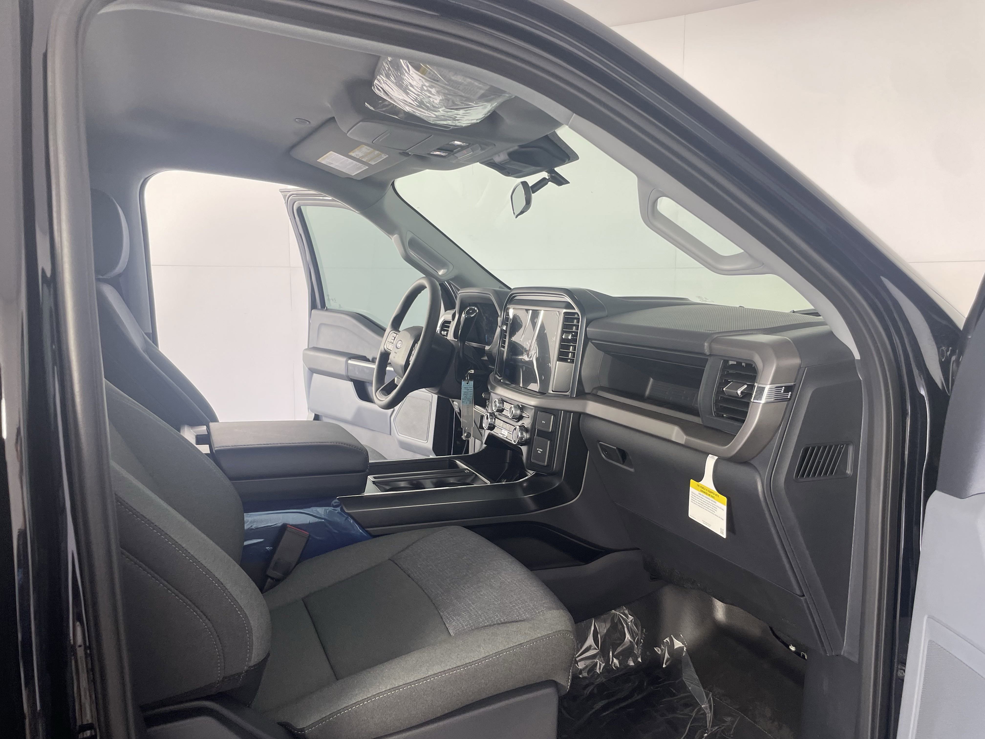 2025 Ford F-150 XL photo 14