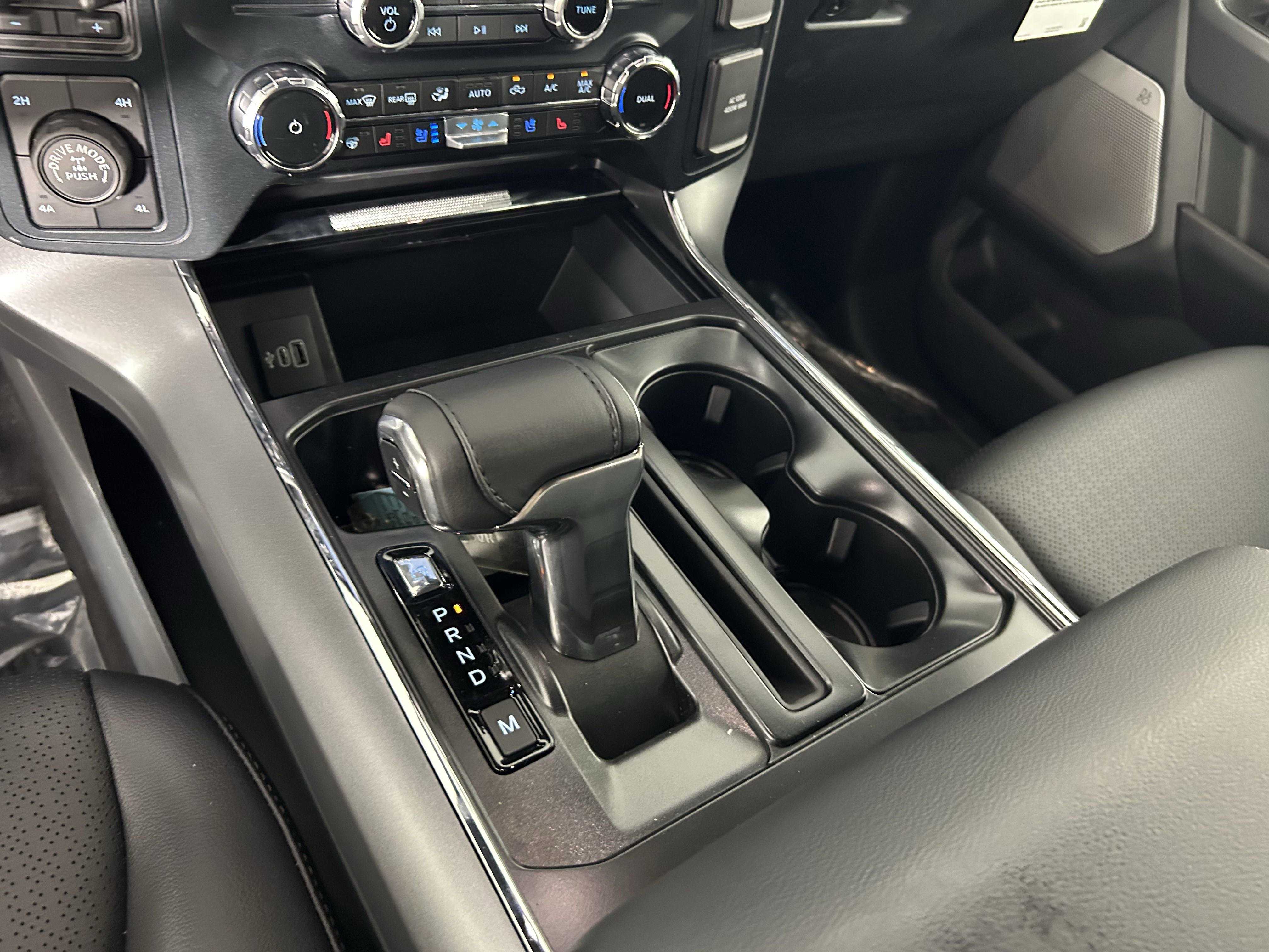 2025 Ford F-150 Lariat photo 22
