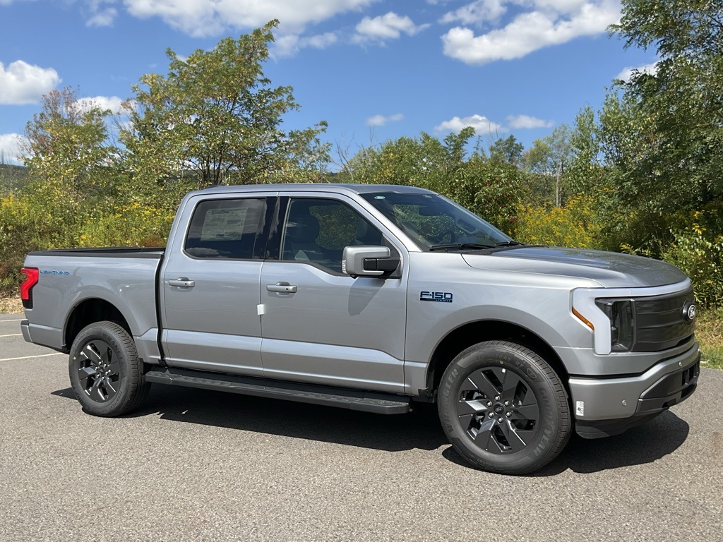 2025 Ford F-150 Lightning Lariat's photo