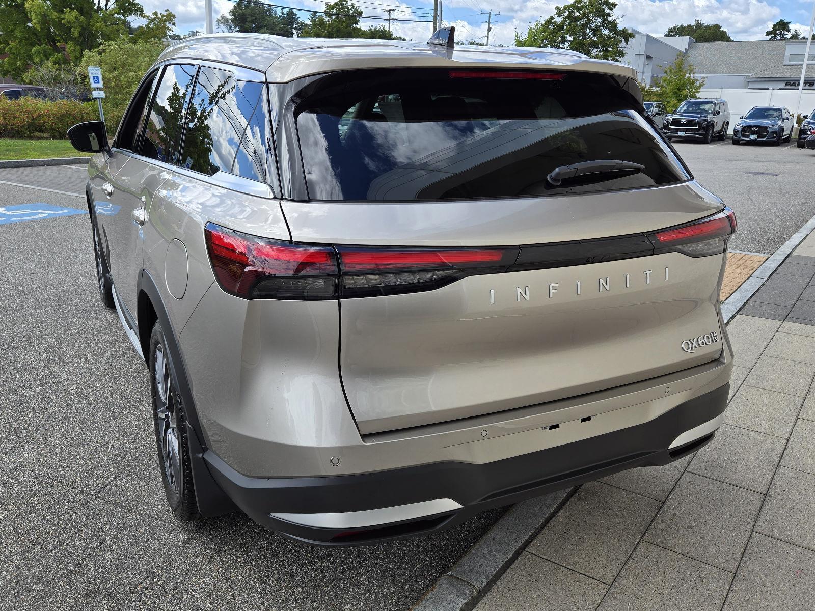 2026 Infiniti QX60 Luxe AWD photo 10