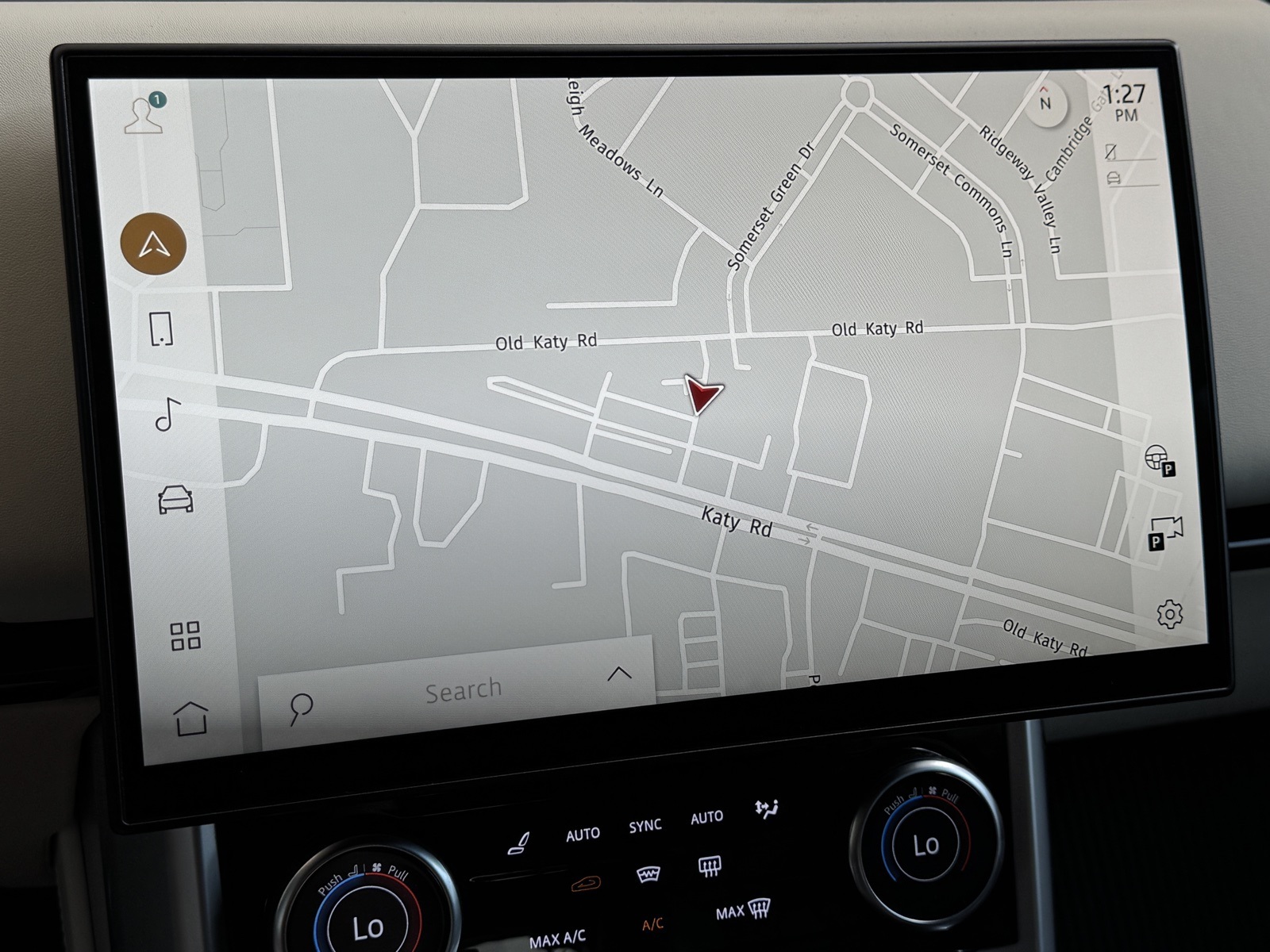 2023 Land Rover Range Rover SE photo 3