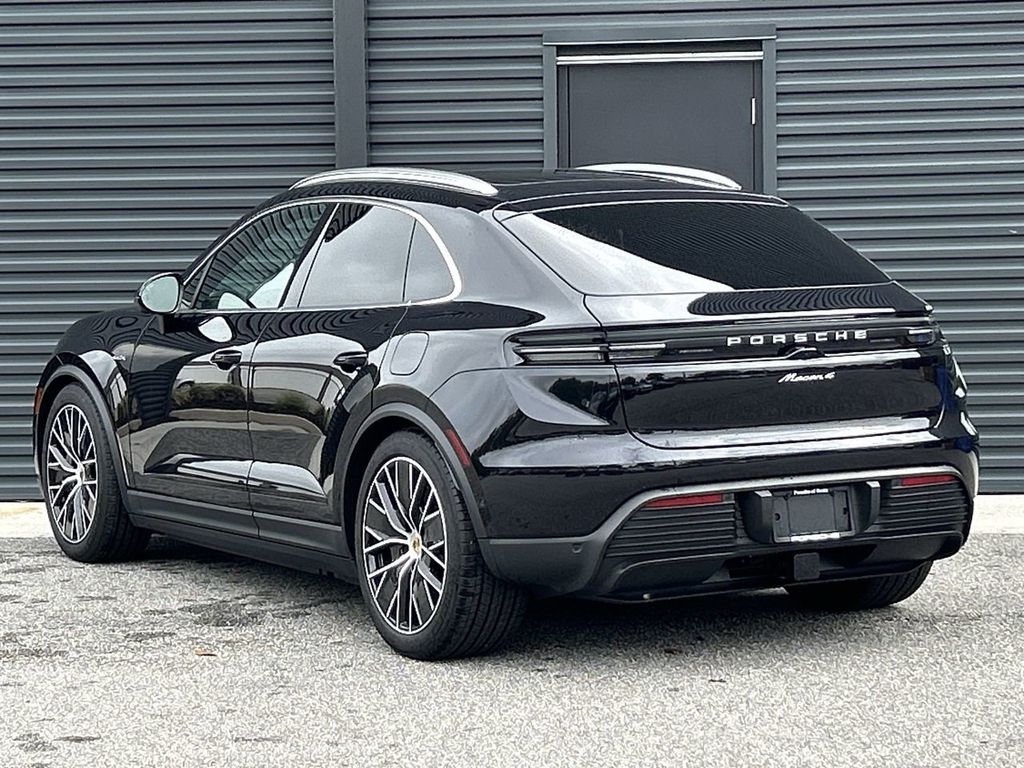 2024 Porsche Macan Electric 4 photo 11