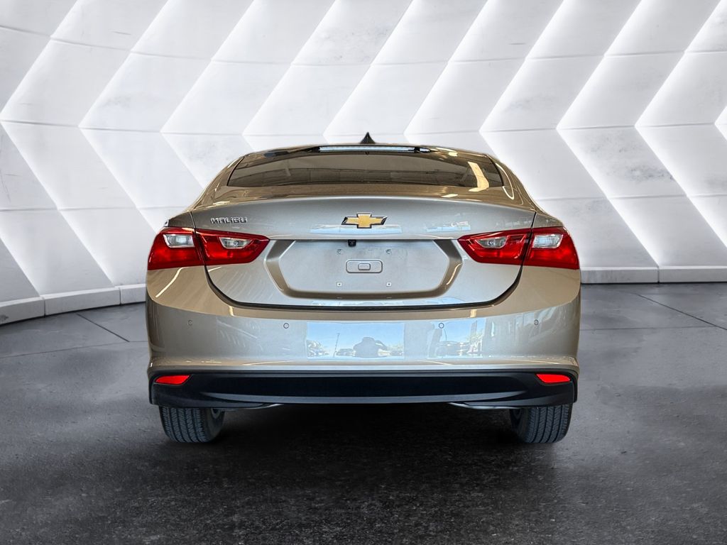 2025 Chevrolet Malibu photo 5