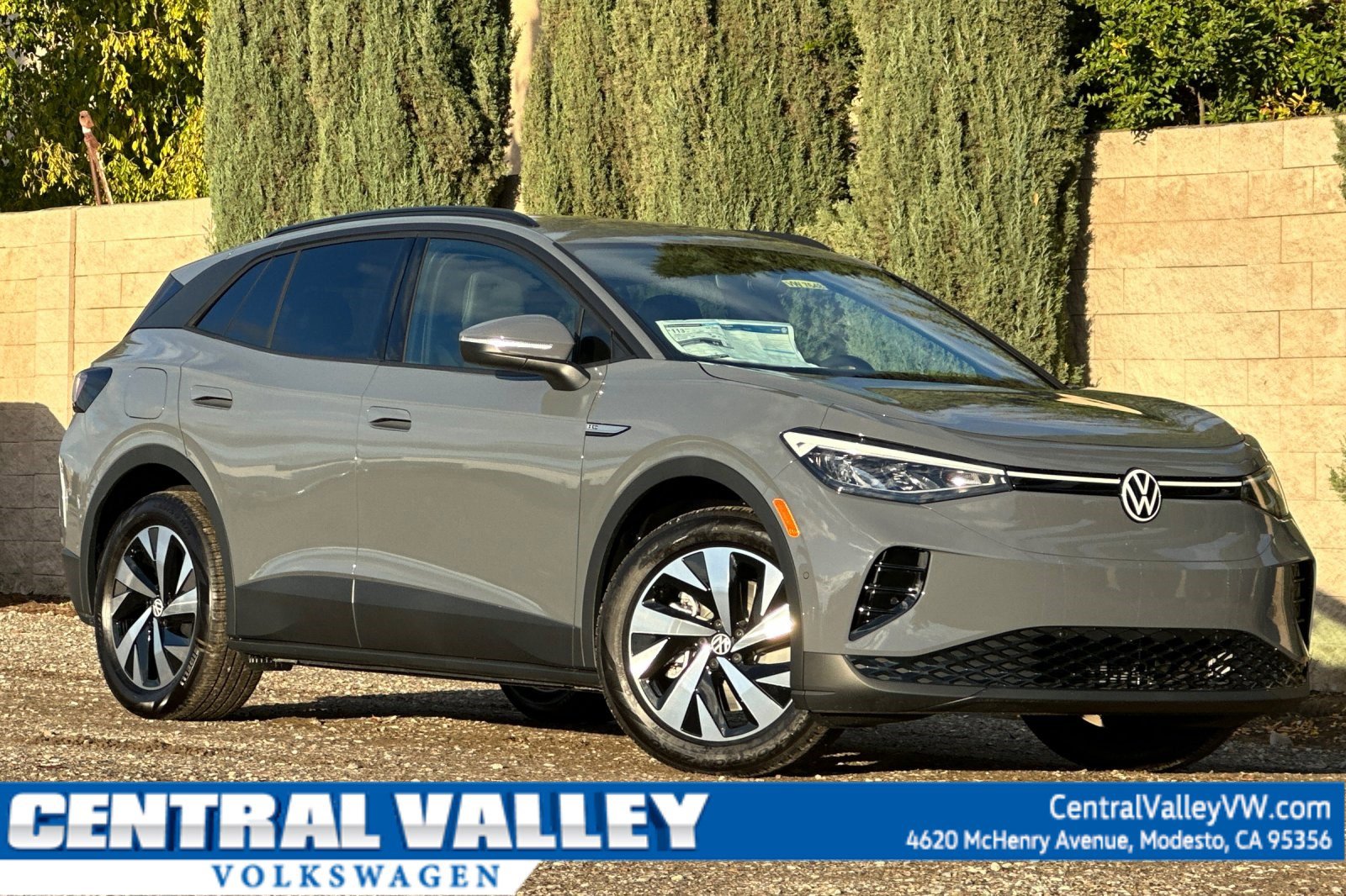 2025 Volkswagen ID.4 PRO's photo