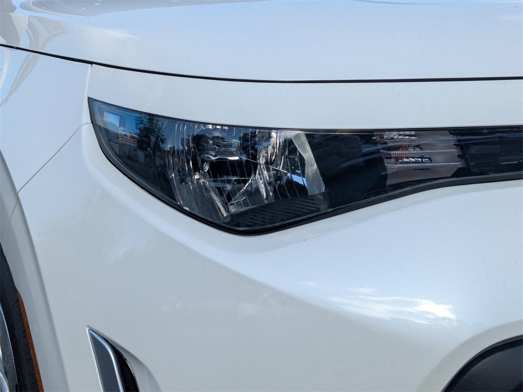 2025 Kia Soul LX photo 6