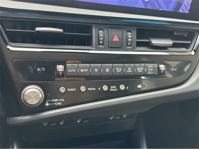 2025 Lexus ES 300h Premium photo 9