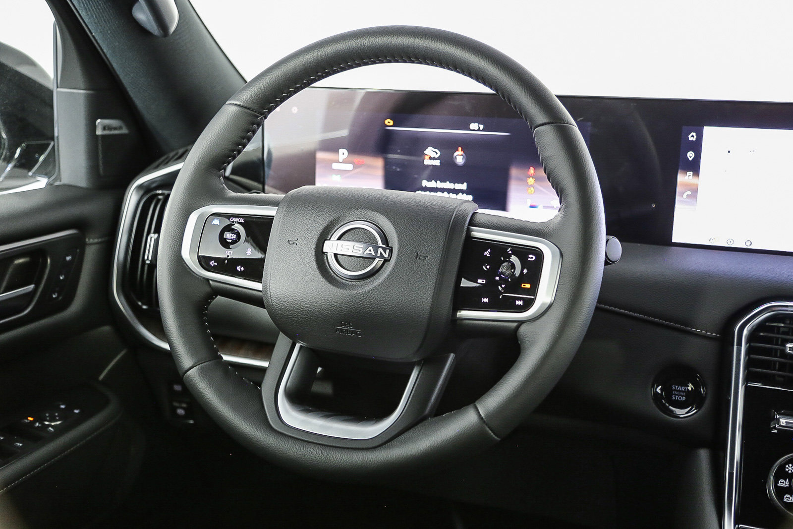 2025 Nissan Armada SL photo 15