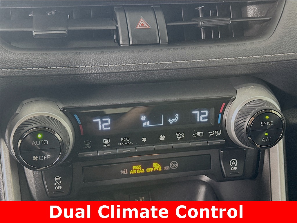 2024 Toyota RAV4 XLE photo 2