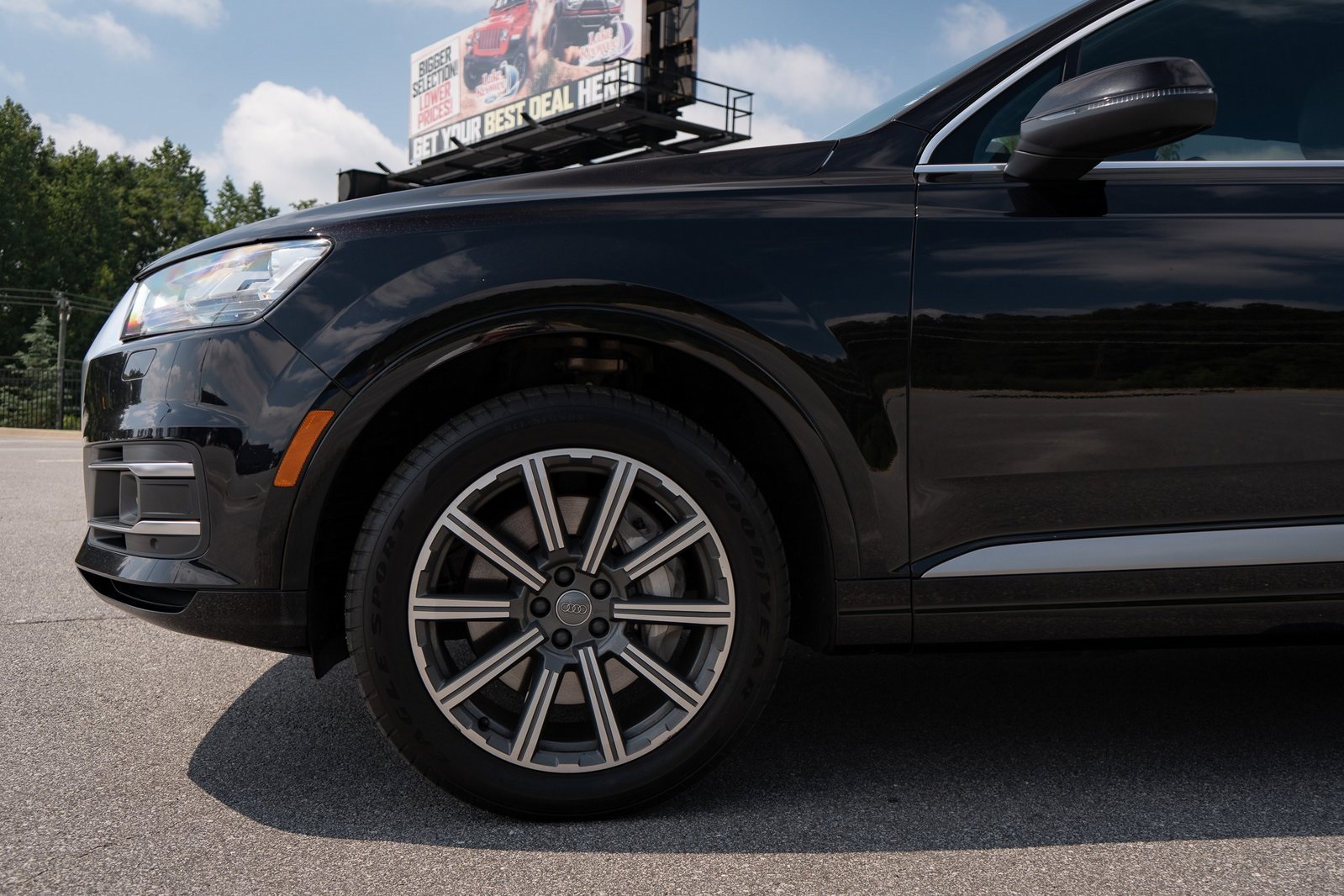 2017 Audi Q7 3.0T Premium Plus photo 2