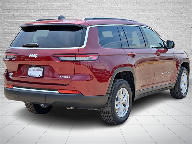 2025 Jeep Grand Cherokee Laredo photo 4