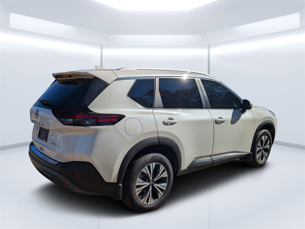 2022 Nissan Rogue SV photo 3