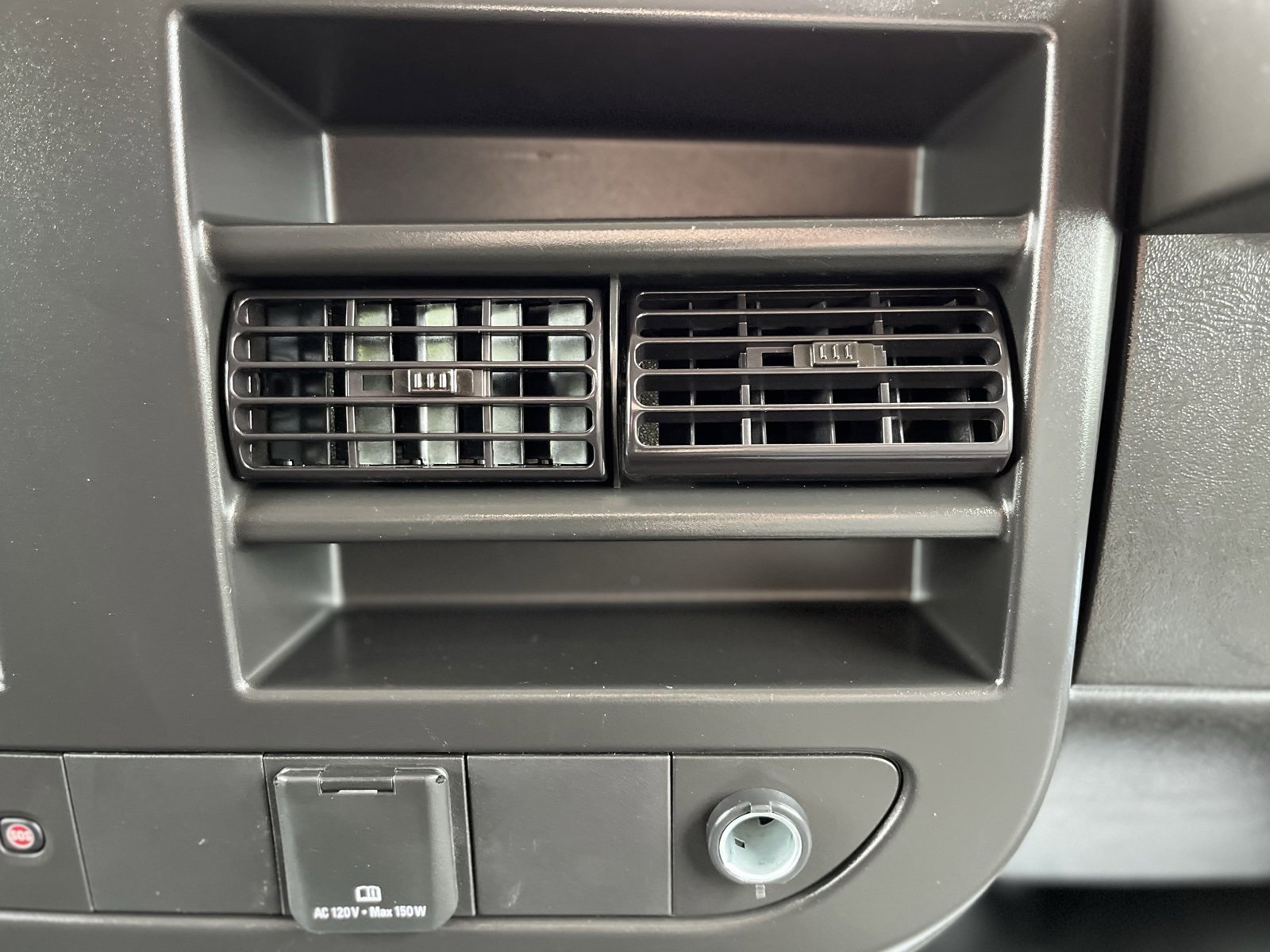 2023 Gmc Savana Cargo 3500 photo 28