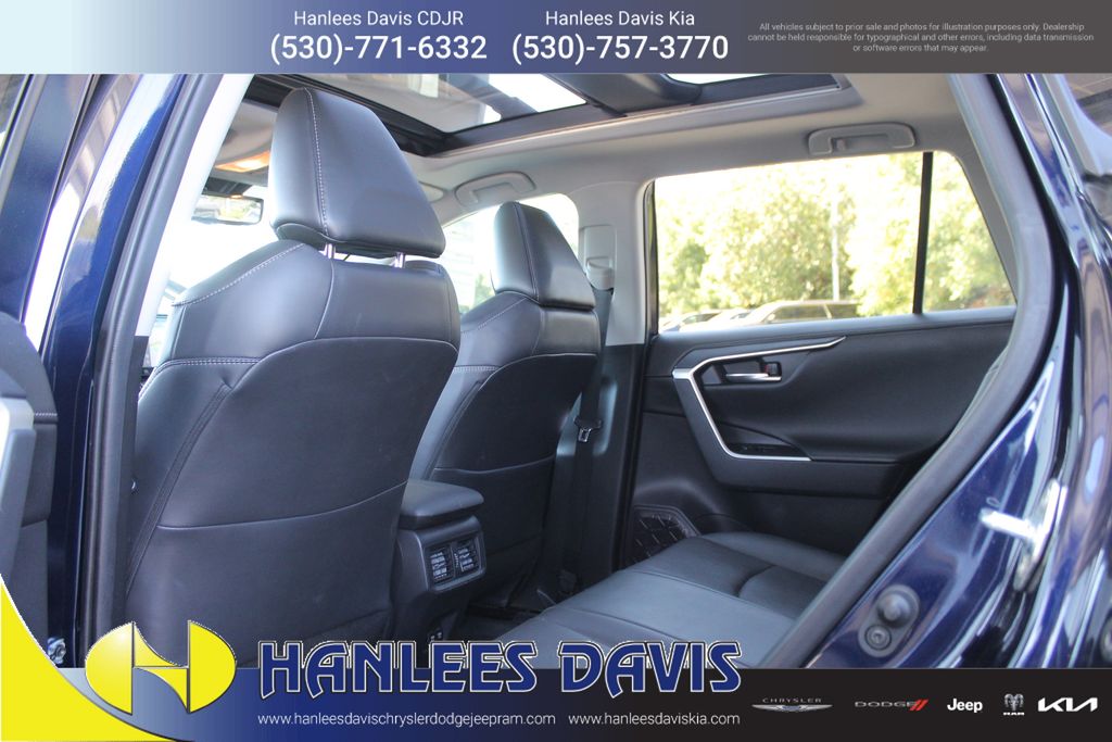 2020 Toyota RAV4 Hybrid Limited photo 10