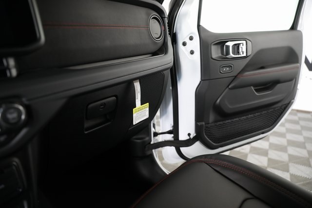 2025 Jeep Wrangler Rubicon photo 13