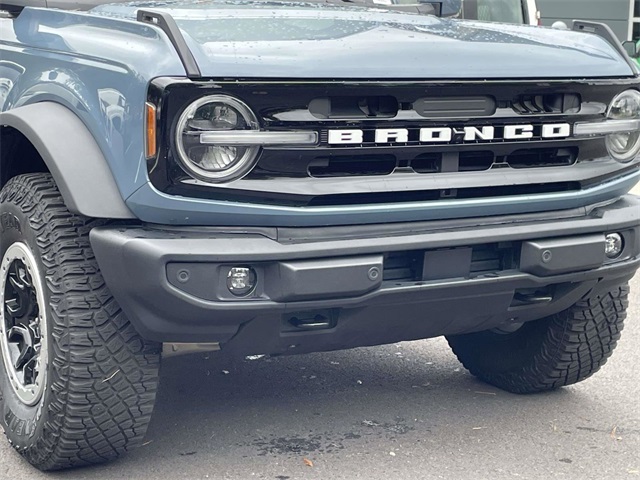 2024 Ford Bronco Outer Banks photo 2