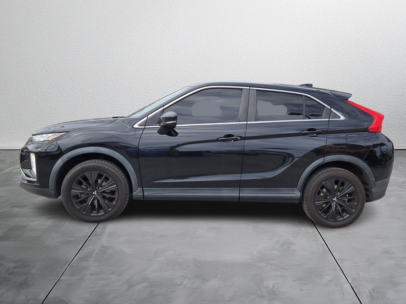 2018 Mitsubishi Eclipse Cross LE photo 2