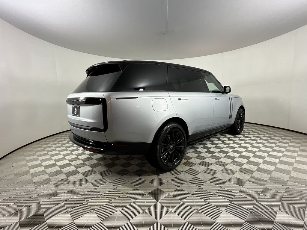 2025 Land Rover Range Rover SE photo 2