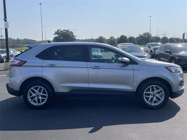 2024 Ford Edge SEL photo 2