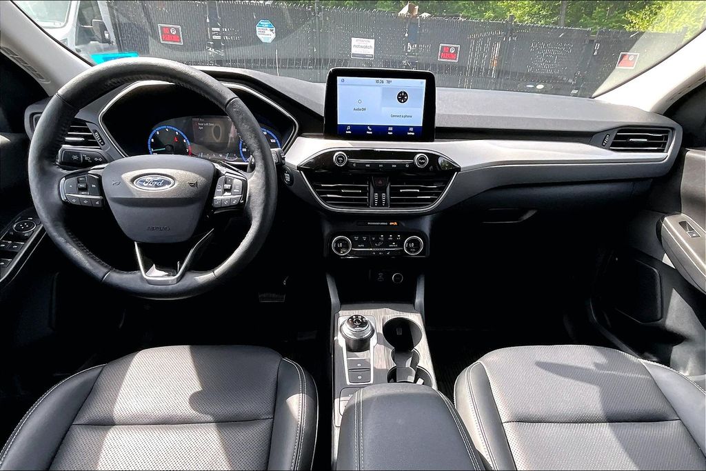 2021 Ford Escape SEL photo 15