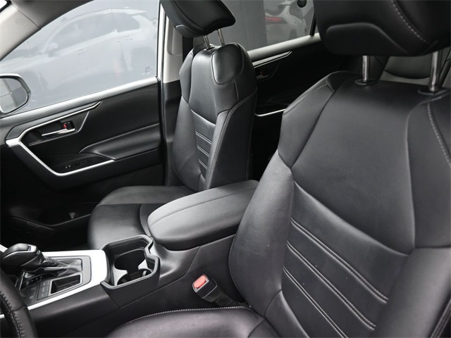2021 Toyota RAV4 XLE Premium photo 26