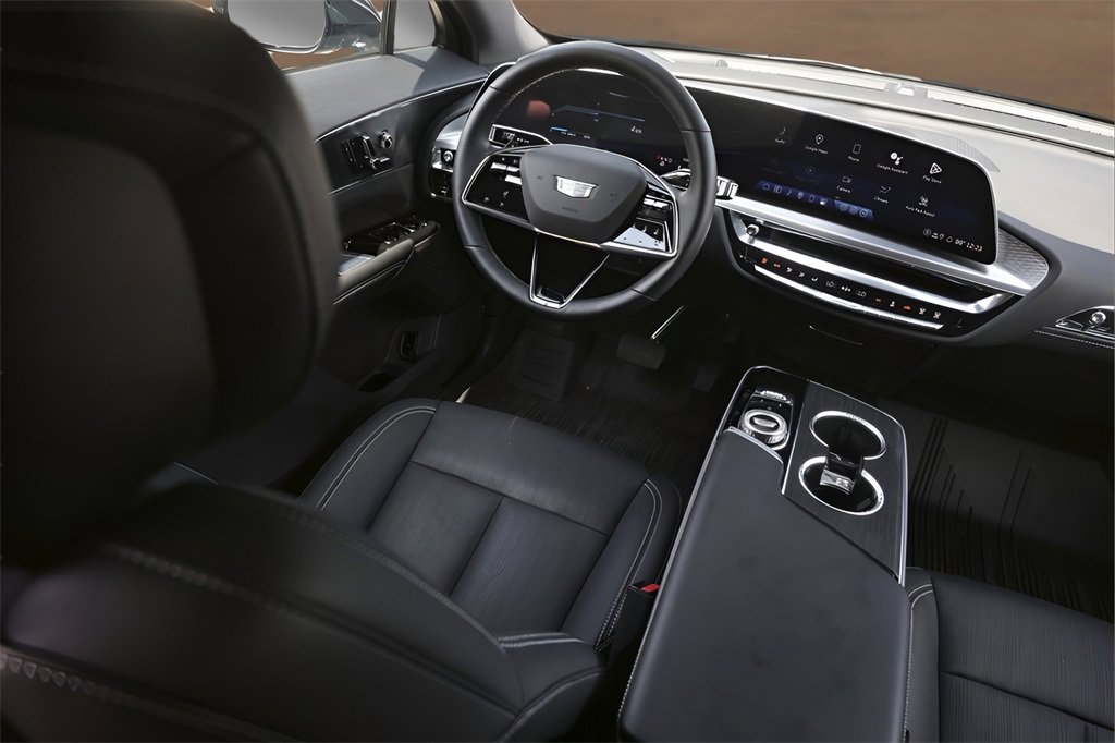 2024 Cadillac Lyriq Luxury photo 23