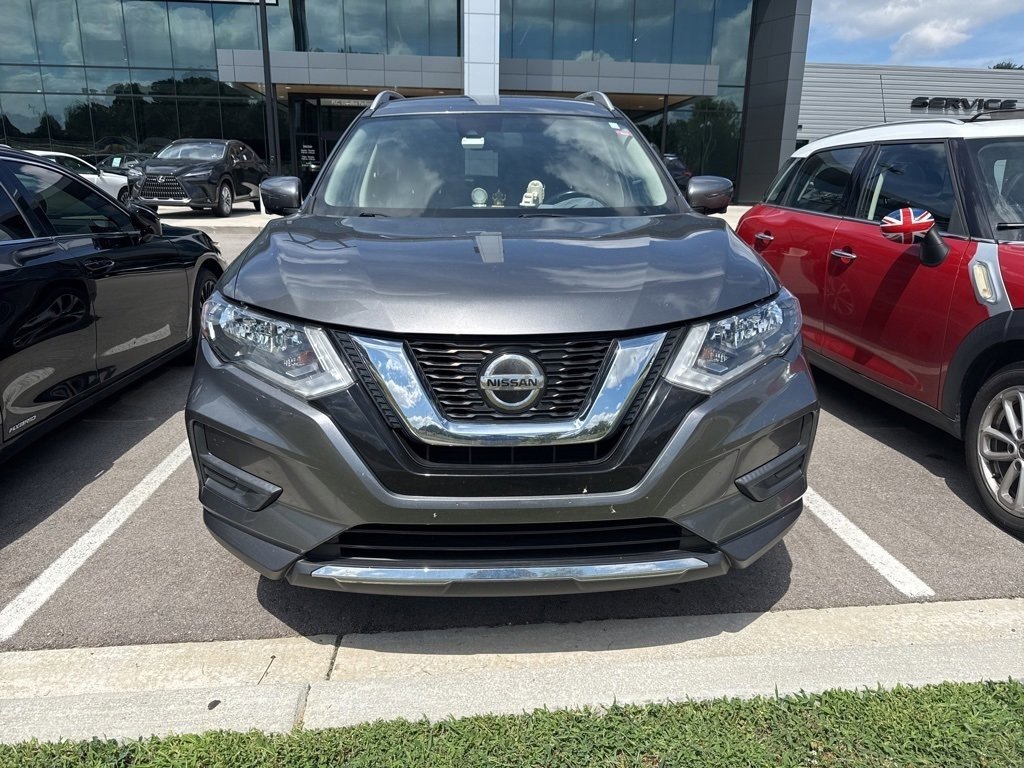 2019 Nissan Rogue SV photo 2