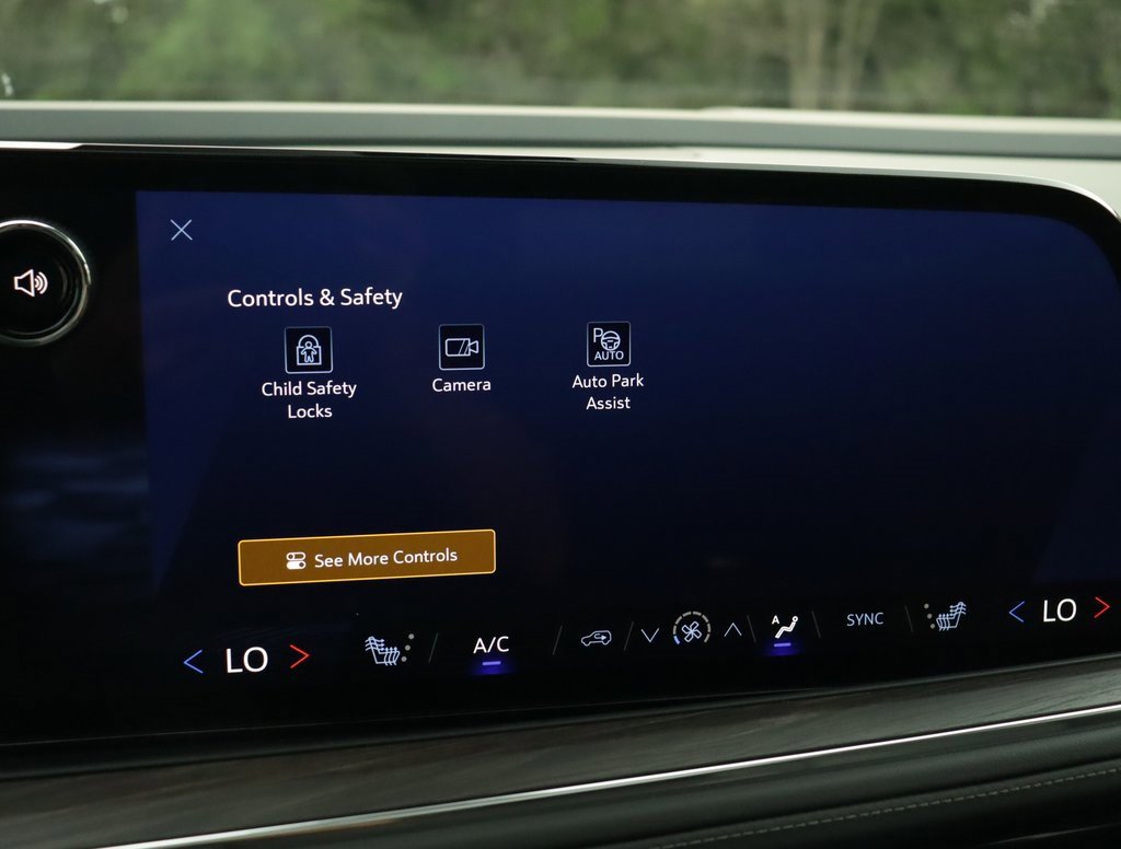 2025 Chevrolet Suburban LT photo 16