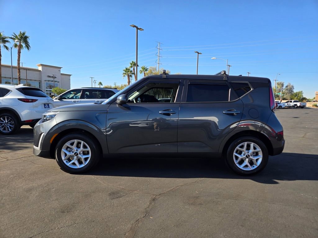 2024 Kia Soul LX photo 3