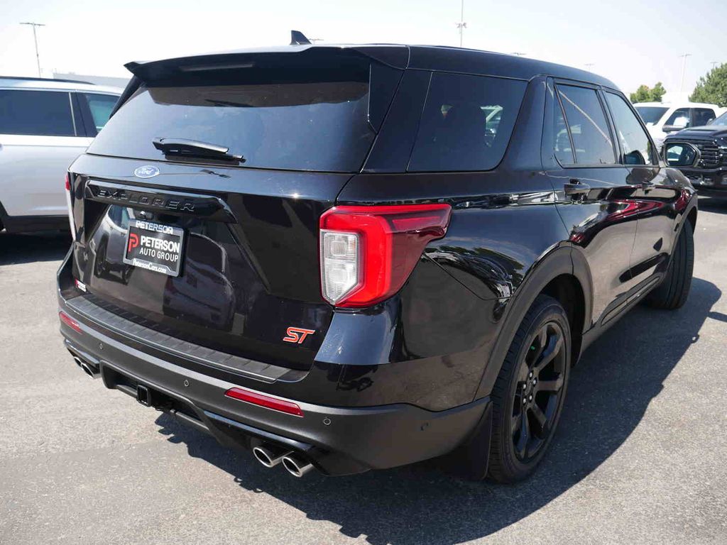 2022 Ford Explorer ST photo 19
