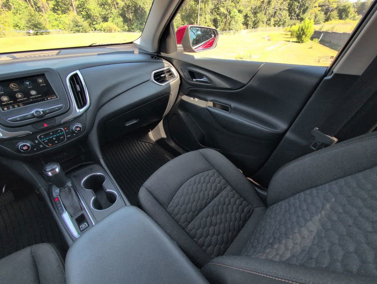 2019 Chevrolet Equinox LT photo 3
