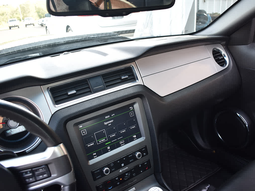 2012 Ford Mustang GT Premium photo 16
