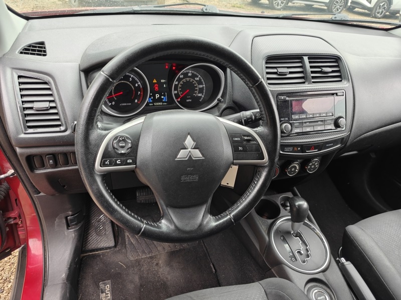 2015 Mitsubishi Outlander Sport ES photo 10