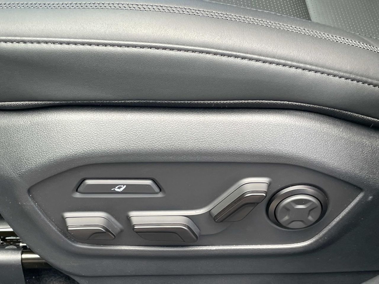 2025 Hyundai Santa Fe Calligraphy photo 15