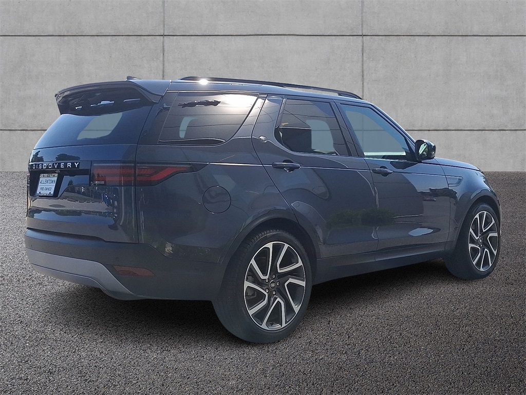 2025 Land Rover Discovery S photo 4