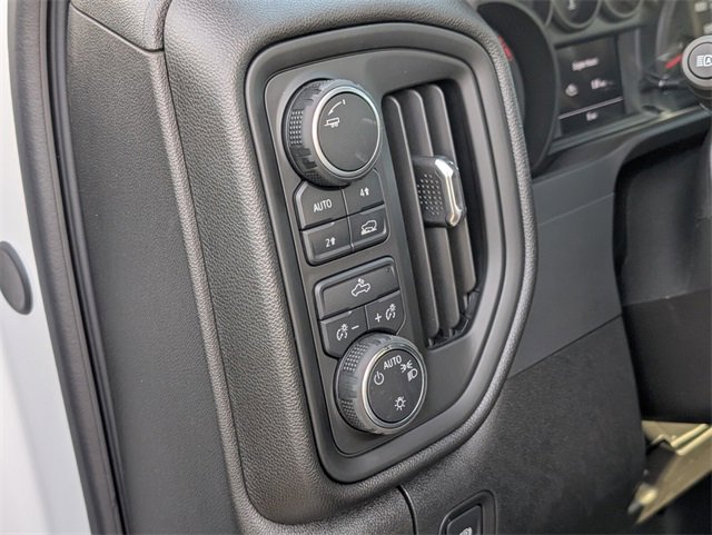 2025 Chevrolet Silverado 1500 photo 6
