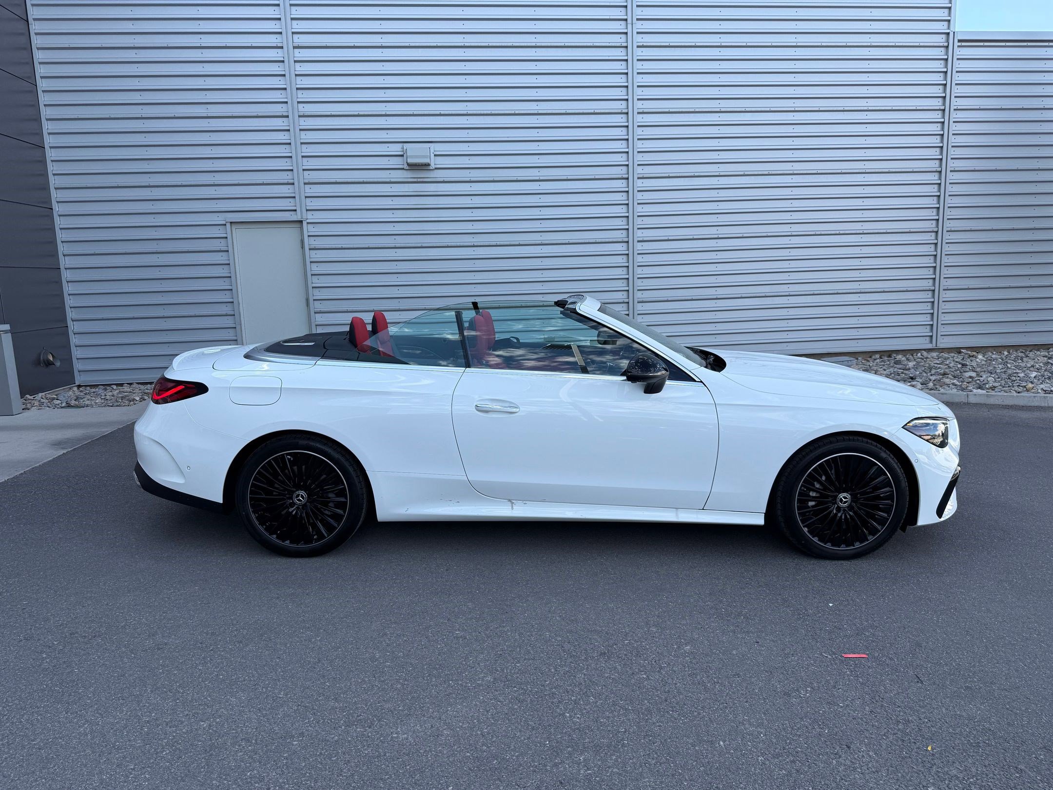 2026 Mercedes Benz CLE 450 4MATIC Cabriolet photo 2
