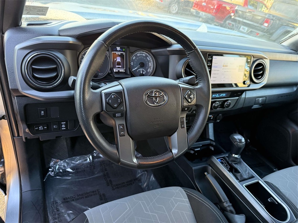 2023 Toyota Tacoma TRD Off-Road photo 2