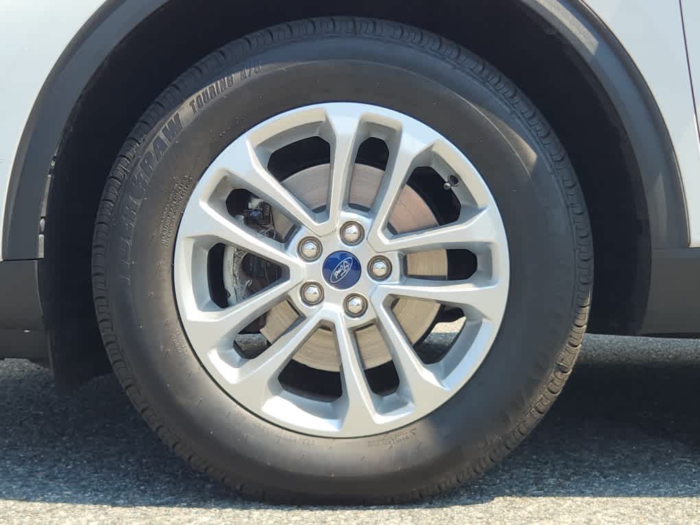 2022 Ford Escape SE photo 2