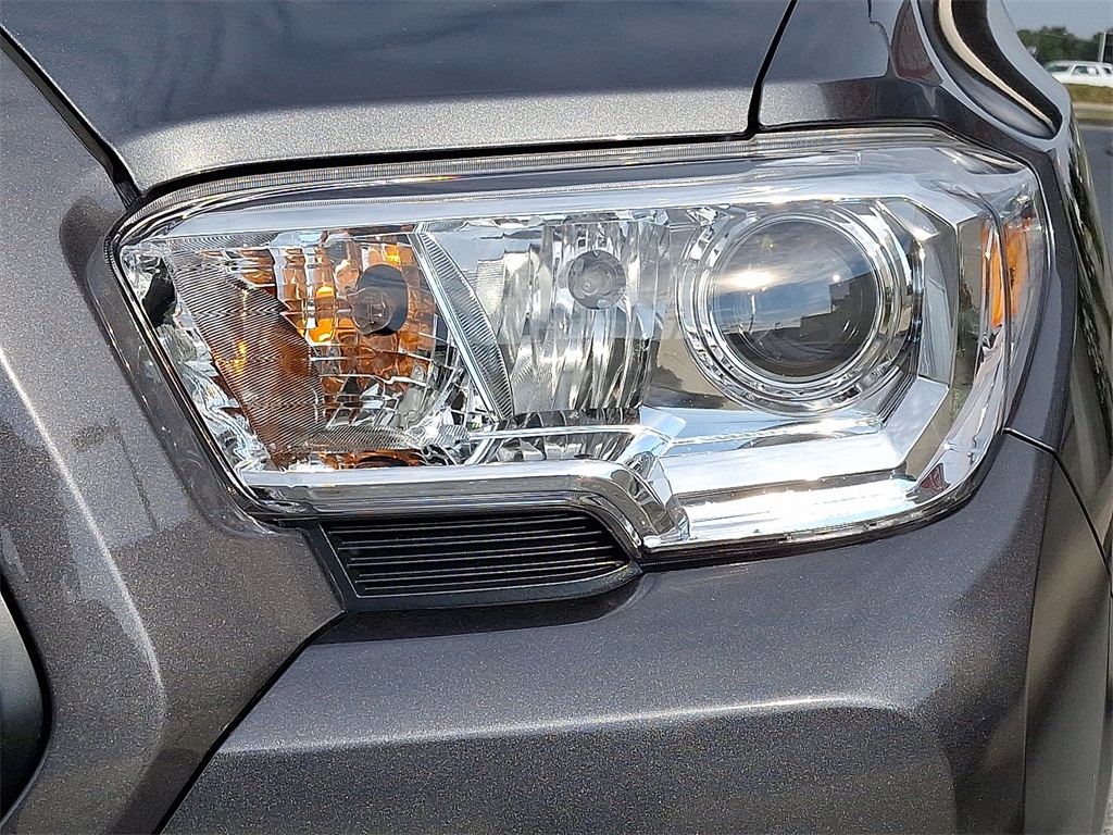 2022 Toyota Tacoma SR 4x4 Double Cab photo 26