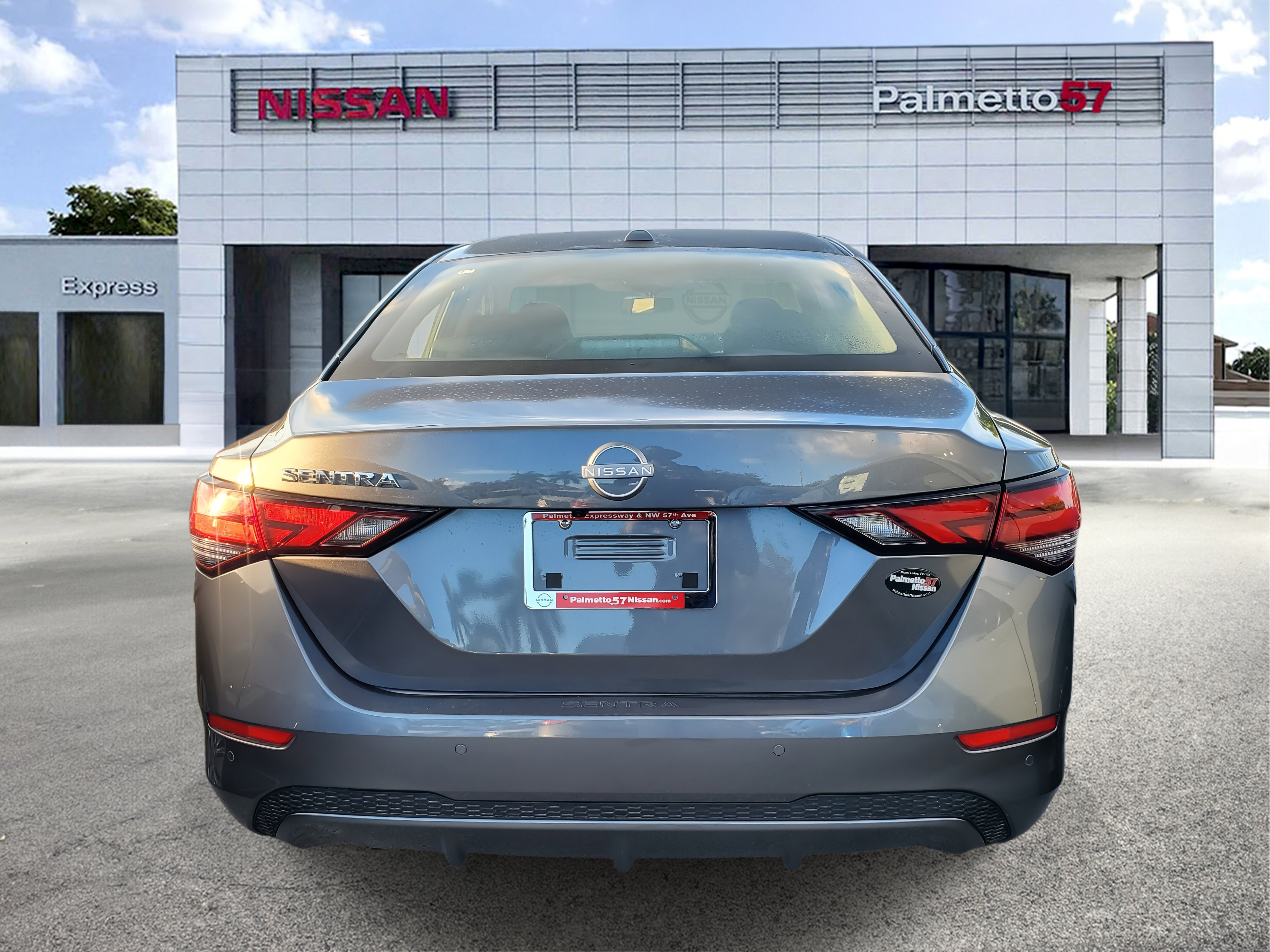 2025 Nissan Sentra SV photo 4