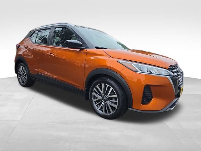 2024 Nissan Kicks SV's photo